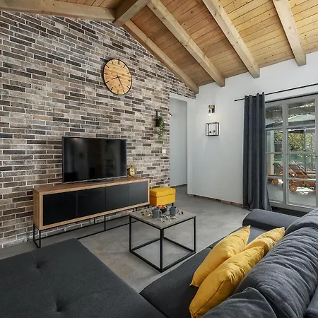 Holiday home Acorn Pula